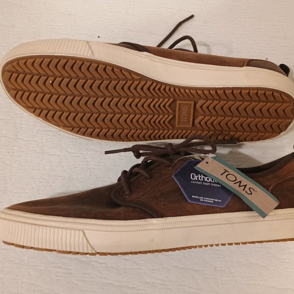 Tom's water-resistant leather Carlo Terrain casual sneakers